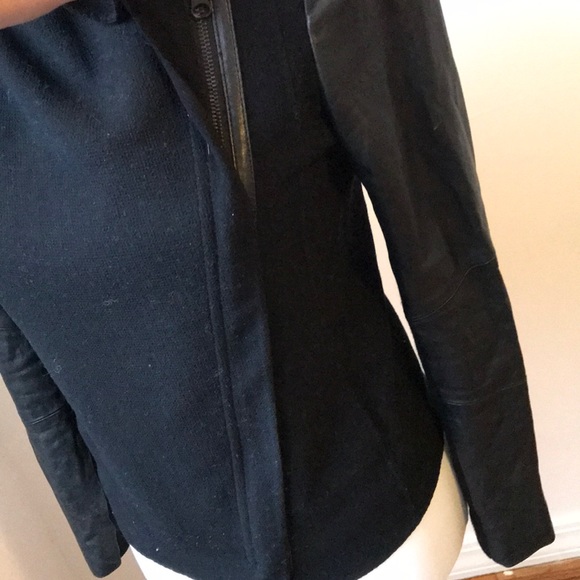 VINCE wool & leather fitted asymmetrical jacket - Picture 4 of 8